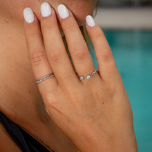 Load image into Gallery viewer, 3 Sisters Diamond Ring