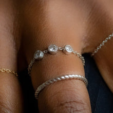 Load image into Gallery viewer, 3 Sisters Diamond Ring