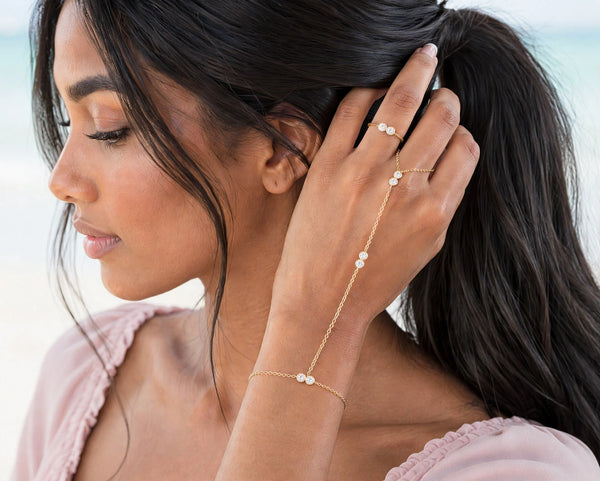 Éléa Diamond Hand Ring Bracelet